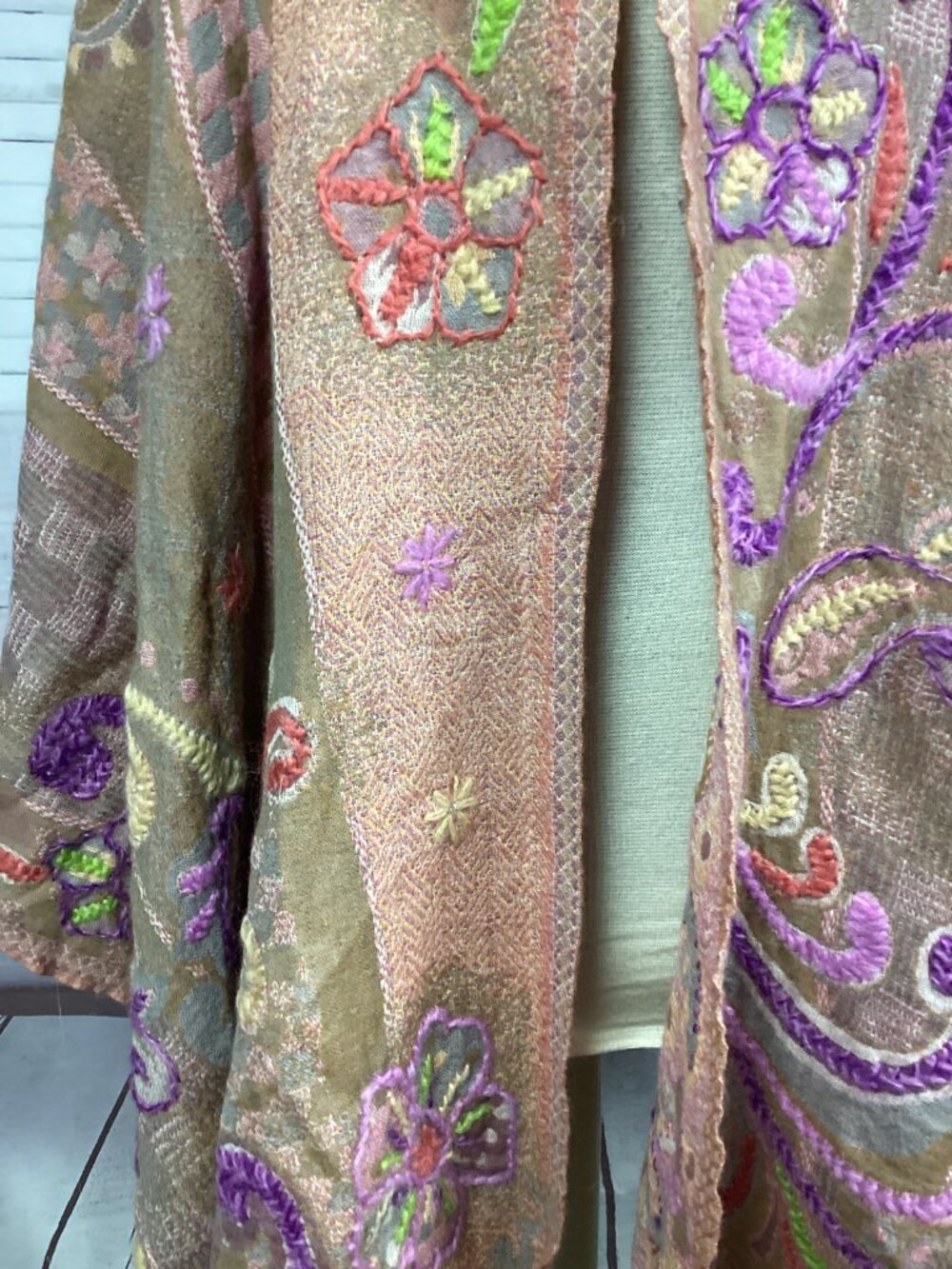 Embroidered Paisley Shawl Wrap with Fox Fur Trim and Tassels - Picture 4 of 13